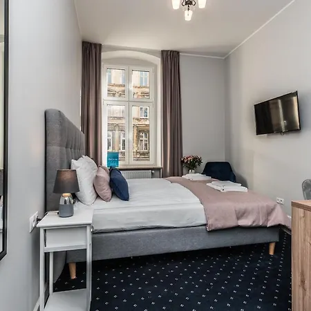 Rent Like - Serenity I - Old Town Apartment