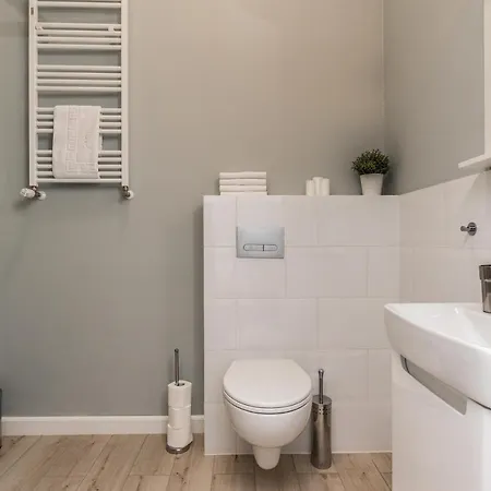 Rent Like - Serenity I - Old Town Apartment *
