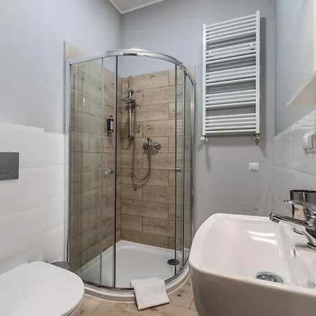 Rent Like - Serenity I - Old Town Apartment *