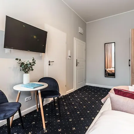 Rent Like - Serenity I - Old Town Apartment